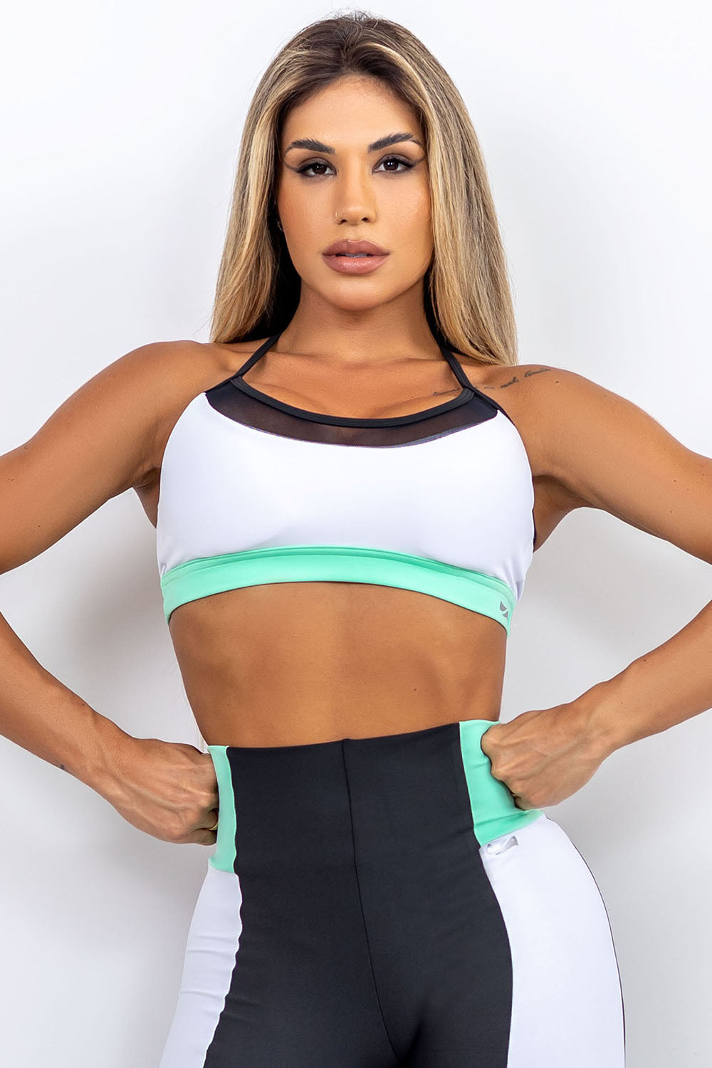 ZNG Criss-Cross Mint Mesh Sports Bra – High-Performance, Stylish Comfort