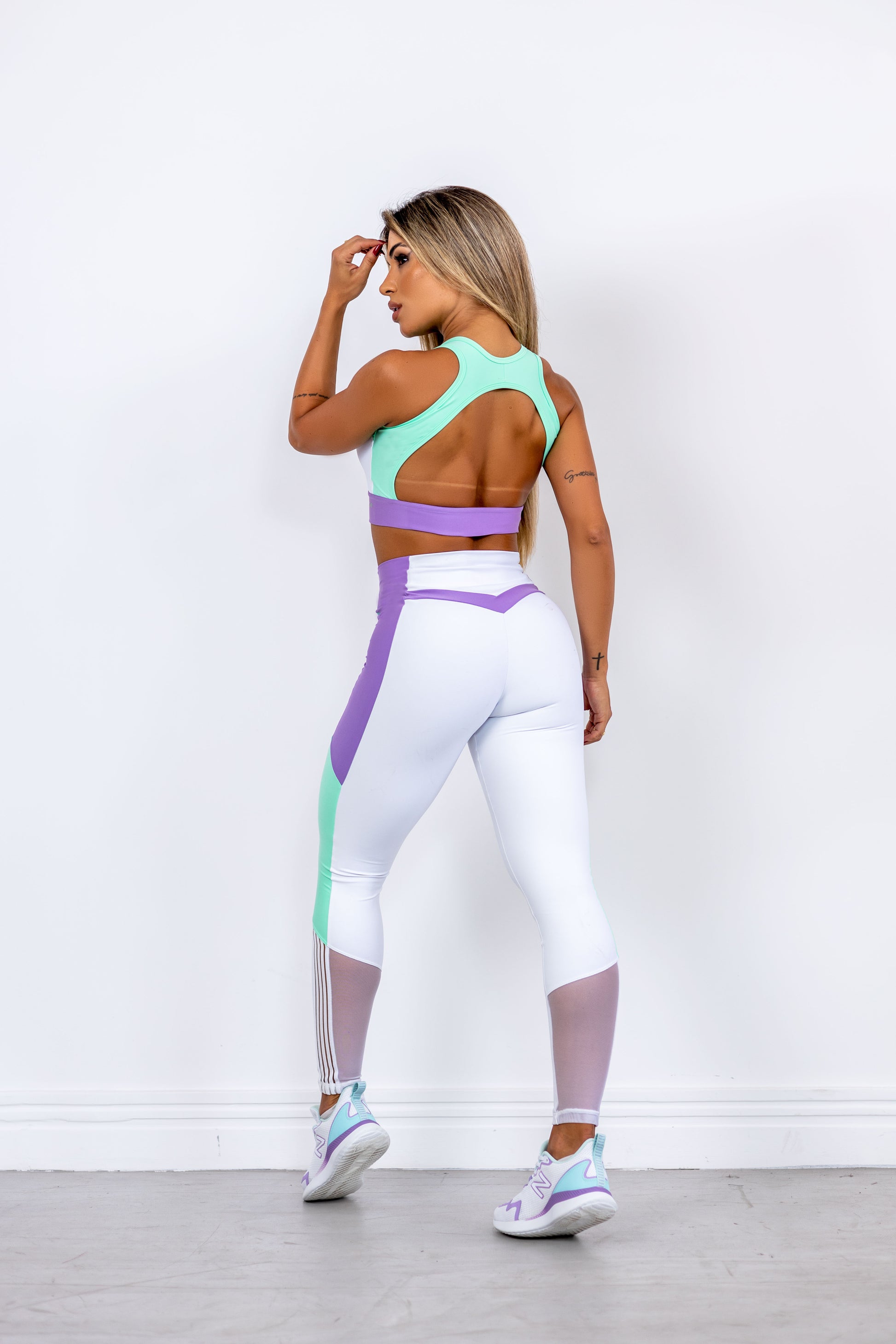 Vibrant Motion Colorblock Sports Bra – Mint & Lavender Edition